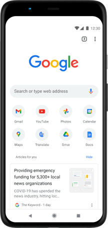 Telefono Pixel 4 XL sul cui schermo sono mostrati la barra di ricerca di Google.com, le app preferite e gli articoli consigliati.